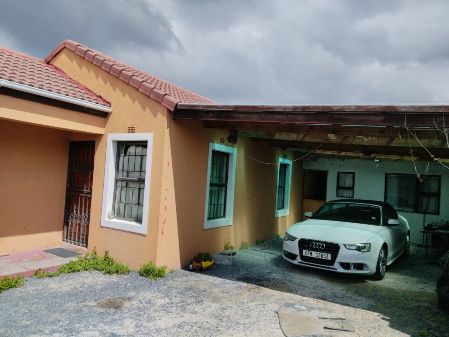 5 Bedroom Property for Sale in Montclair Western Cape